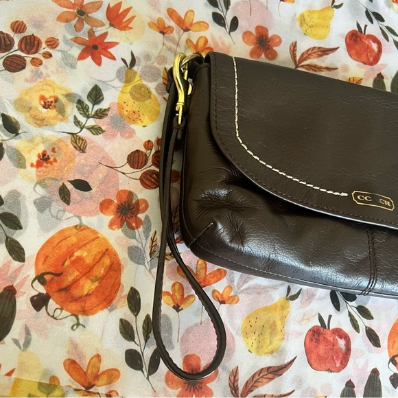 Vintage Coach Pebbled Brown Wristlet - Picture 4 of 10